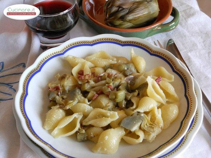 Conchiglie con Prosciutto Crudo e Carciofi