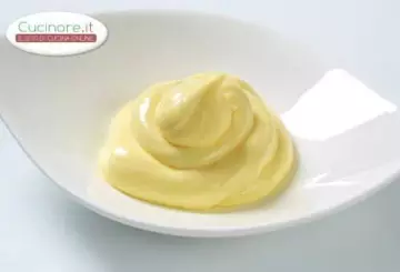 CREMA PASTICCERA ALLO CHAMPAGNE
