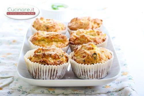 Muffin con noci e zucchine