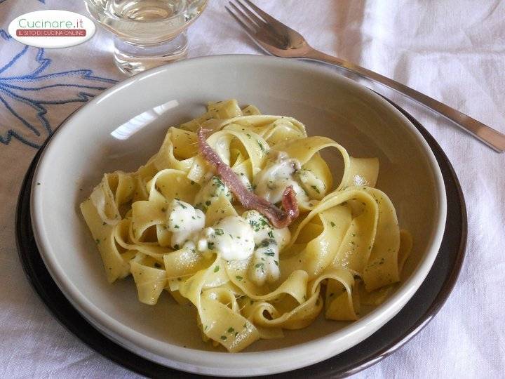 Pappardelle con Mozzarella e Acciughe