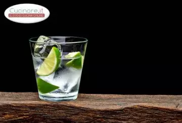 VODKA TONIC