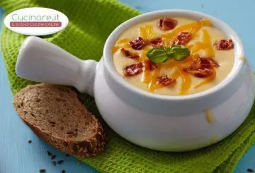 ZUPPA CON PANCETTA E FONTINA
