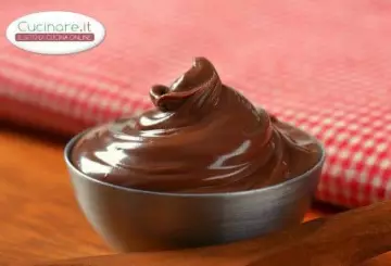 CREMA AL BOURBON E CIOCCOLATO