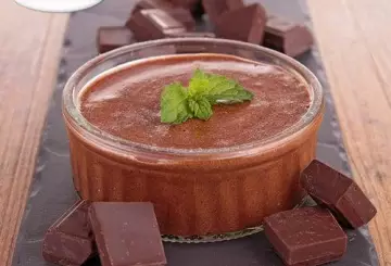 MOUSSE AL CIOCCOLATO E VINO DOLCE