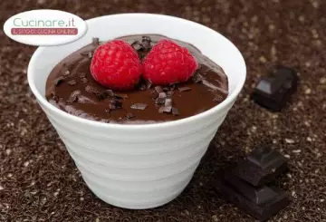 MOUSSE DI TOFU, CIOCCOLATO E LAMPONI