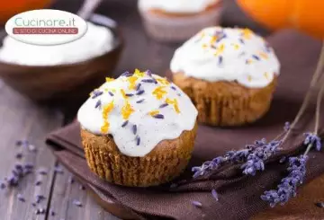 MUFFIN LAVANDA E LEMON CURD