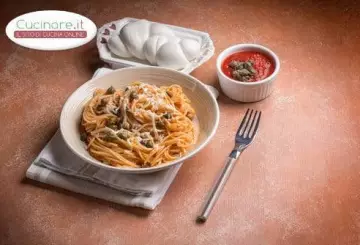 PASTA CON POMODORO, CAPPERI E VANIGLIA