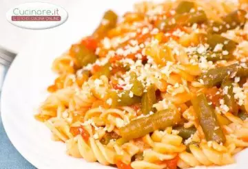 PASTA CON POMODORO E FAGIOLINI