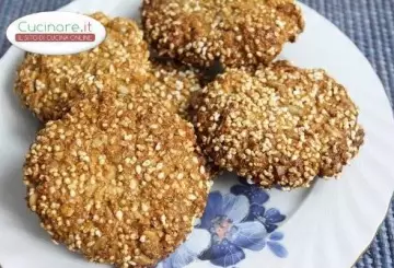 BISCOTTI ALL'AMARANTO, DOLCE DELL'AMICIZIA