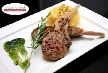 COSCE DI AGNELLO ALLA MENTA
