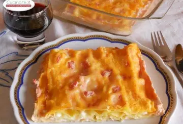 SFOGLIATA DI LASAGNA IN SALSA ROSA