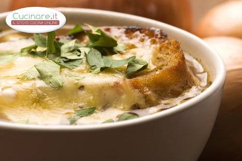 Zuppa di cipolle e fontina