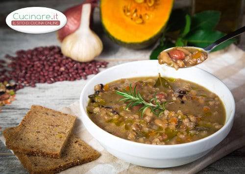 Zuppa di zucca e fagioli