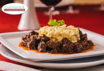 SPEZZATINO DI BUFALO CON PURÈ
