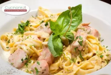 PASTA CON SALMONE E PATATA
