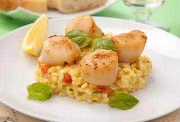 RISOTTO CON CAPESANTE E PEPERONCINI: UN PRIMO FACILE