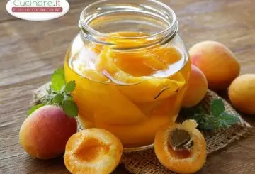 ALBICOCCHE AL NATURALE