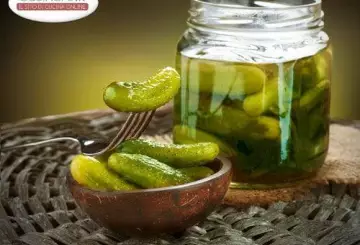 CETRIOLINI SOTTACETO AL BASILICO