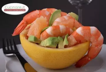 COPPE  DI POMPELMO CON GAMBERI