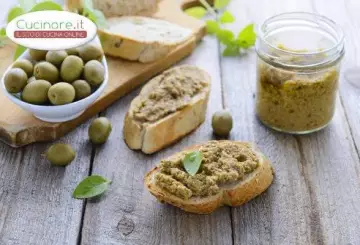 CREMA DI OLIVE VERDI E PEPERONI