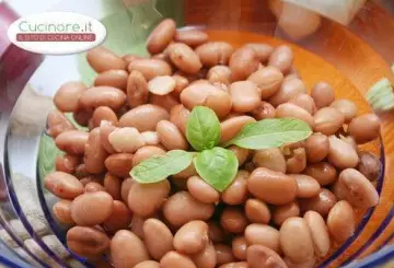 FAGIOLI BORLOTTI IN SALSA DI ACCIUGHE