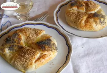 FIORI RUSTICI DI PASTA SFOGLIA FARCITI