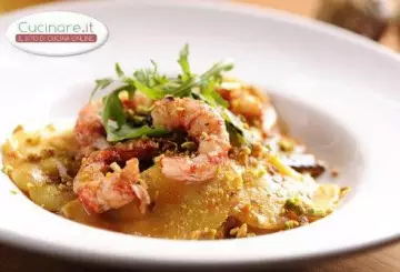 RAVIOLI CON PISTACCHI E GAMBERI