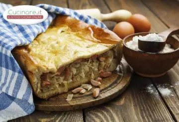 TORTA SALATA CON VERZA E WURSTEL