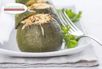 ZUCCHINE RIPIENE DI POLLO