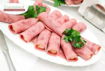 INVOLTINI DI PROSCIUTTO COTTO CON CUORI DI PALMA