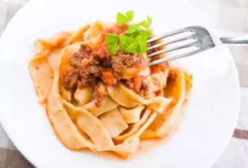 PASTA CON RAGÙ DI COLOMBACCI