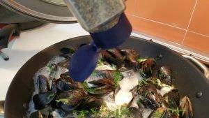 Impepata di Cozze preparazione 4