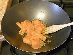 Farfalle al salmone preparazione 1