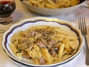 Pasta salsiccia e funghi, un primo da sogno! preparazione 12