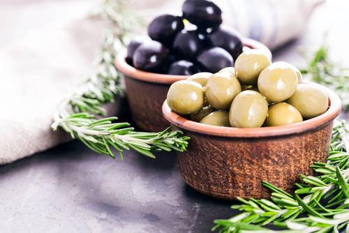 Pulire e Tagliare le Olive