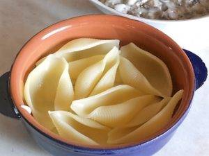 Conchiglioni ripieni di Funghi preparazione 9