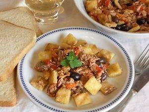 Insalata di tonno e peperoni con crostini preparazione 9