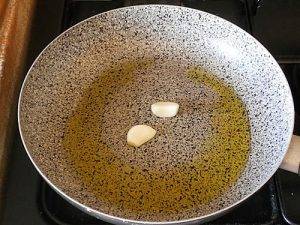 Ricetta Melanzane A Funghetto In Bianco preparazione 1