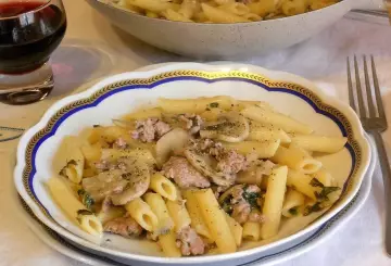 PASTA SALSICCIA E FUNGHI, UN PRIMO DA SOGNO!