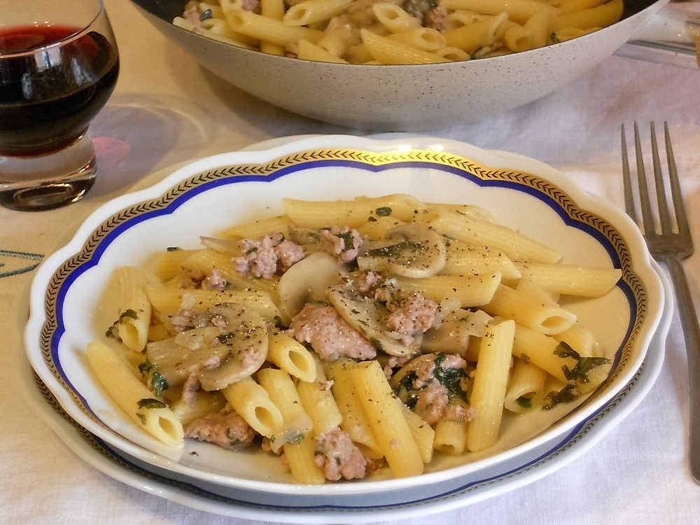 Pasta salsiccia e funghi, un primo da sogno!