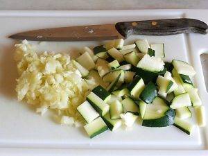 Pasta zucchine e gamberetti preparazione 0