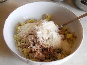 Polpettone di tonno, ricetta raffinata e saporita preparazione 4