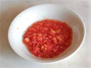 Pomodori ripieni con erba cipollina preparazione 1