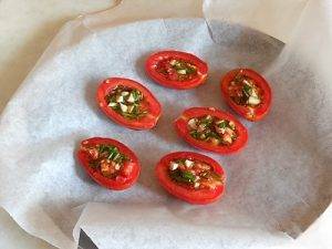 Pomodori ripieni con erba cipollina preparazione 7