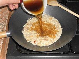 Risotto ai funghi preparazione 7