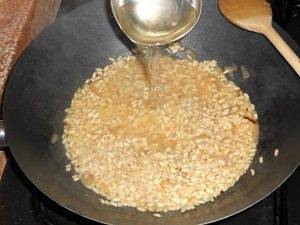 Risotto ai funghi preparazione 8