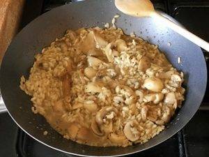 Risotto ai funghi preparazione 10