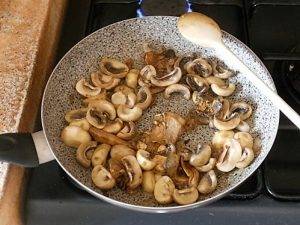 Risotto ai funghi preparazione 4