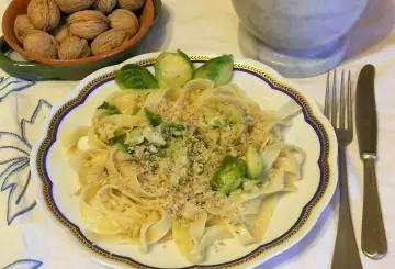 TAGLIATELLE CON PLATESSA E CAVOLINI