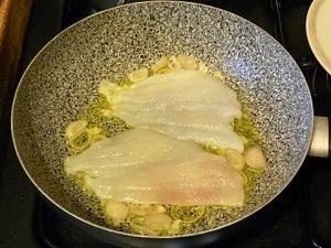 Tagliatelle con platessa e cavolini preparazione 1